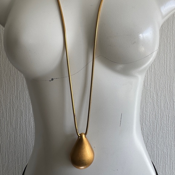 Monet Jewelry - Vintage Monet Teardrop Pendant Necklace